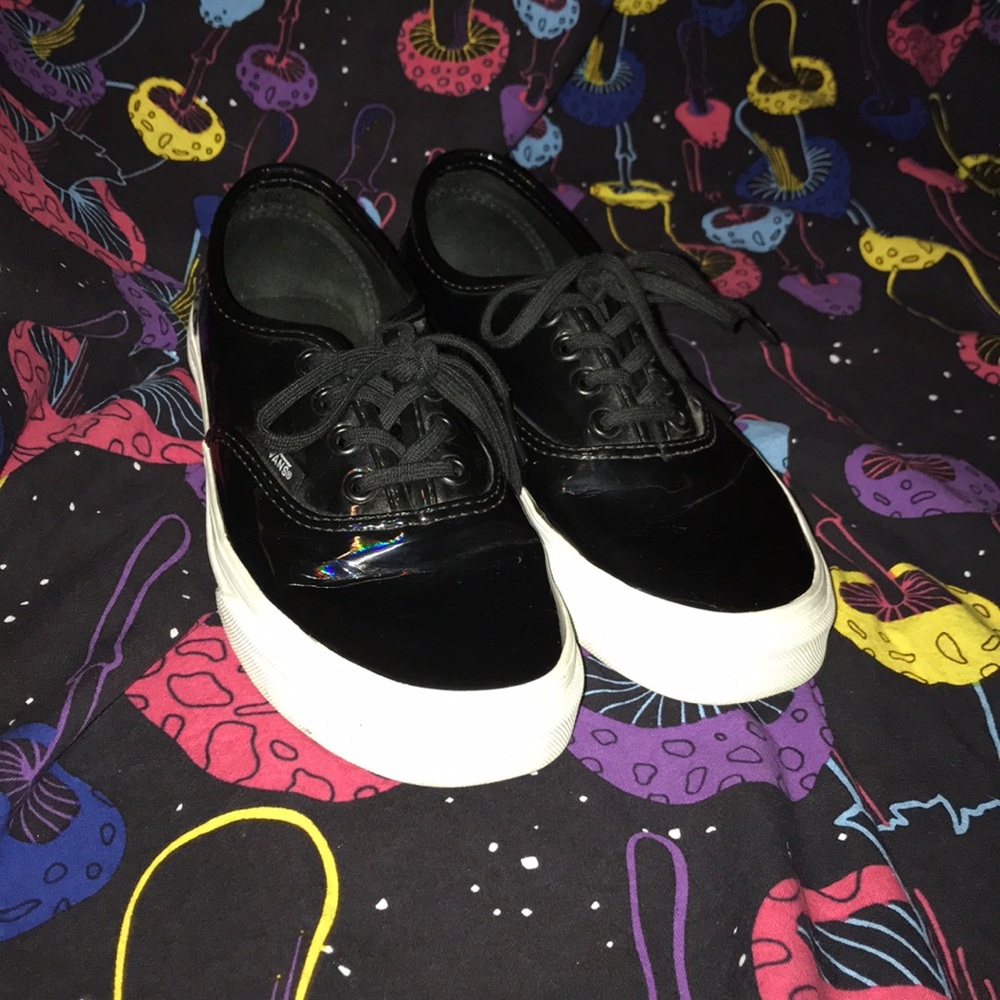 Black Vans shoes
